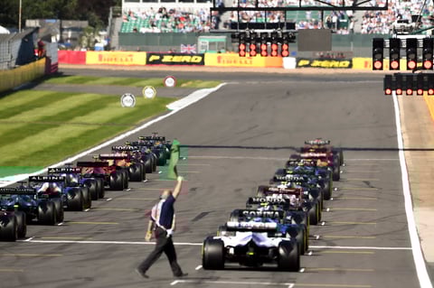 Concluye el Gran Premio de Gran Bretaña con mala racha para 'Checo' Pérez