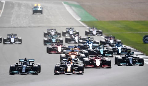Concluye el Gran Premio de Gran Bretaña con mala racha para 'Checo' Pérez