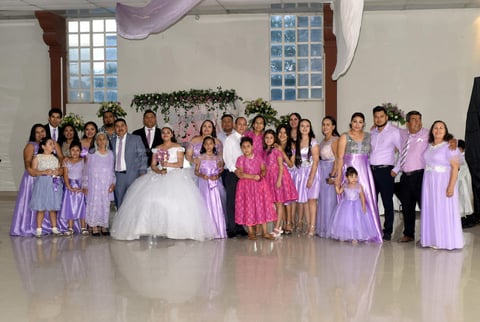 18072021 Bisabuelita Consuelo Reyes Huizar, tía Mirna Castañeda, tío Ismael Castañeda y su hija Jakeline, tío Valente Castañeda y su hija Danna, Familias Chavarría Hernández y Ceniceros Castañeda.