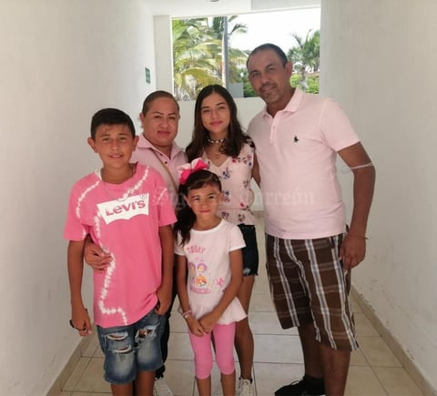 18072021 Familia Álvarez Cabello de vacaciones en Puerto Vallarta.