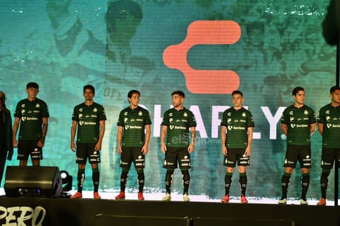 Santos Laguna modela su nueva armadura para la temporada 2021-2022
