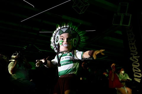 Santos Laguna modela su nueva armadura para la temporada 2021-2022