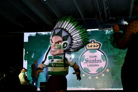 Santos Laguna modela su nueva armadura para la temporada 2021-2022