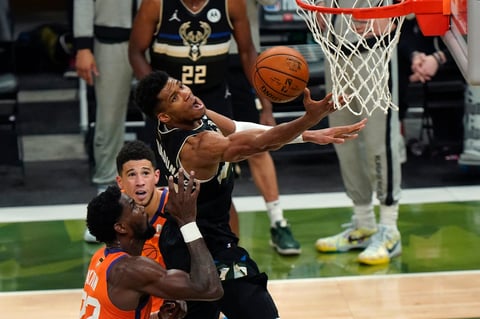 Bucks de Milwaukee se coronan en la NBA por primera vez en 50 años
