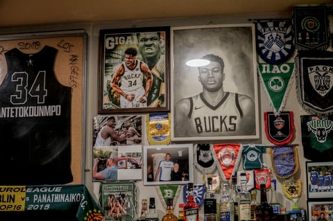 Bucks de Milwaukee se coronan en la NBA por primera vez en 50 años