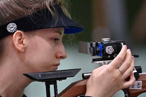 La tiradora china Yang Qian consigue la primera medalla de oro en Juegos de Tokio 2020