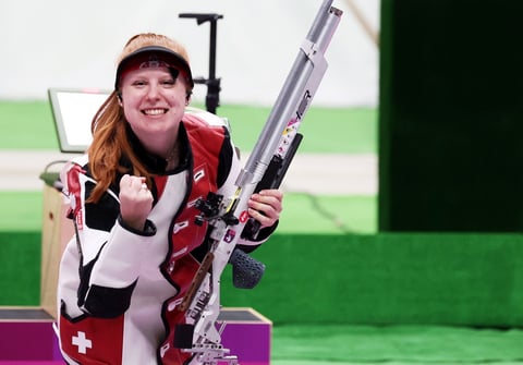 La tiradora china Yang Qian consigue la primera medalla de oro en Juegos de Tokio 2020