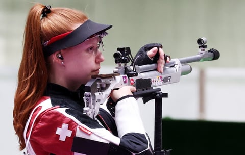 La tiradora china Yang Qian consigue la primera medalla de oro en Juegos de Tokio 2020