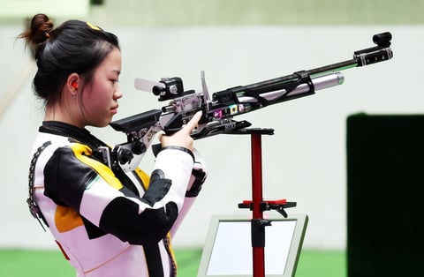 La tiradora china Yang Qian consigue la primera medalla de oro en Juegos de Tokio 2020