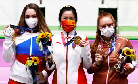 La tiradora china Yang Qian consigue la primera medalla de oro en Juegos de Tokio 2020