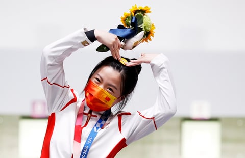 La tiradora china Yang Qian consigue la primera medalla de oro en Juegos de Tokio 2020