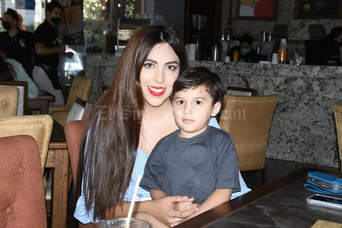 30072021 Martha Luna Solís festeja el cumpleaños de su hijo, Carlos Emiliano Luna Solís.