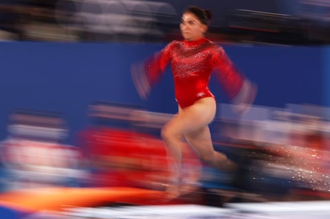 Alexa Moreno acaricia la medalla con histórico cuarto lugar en salto de caballo
