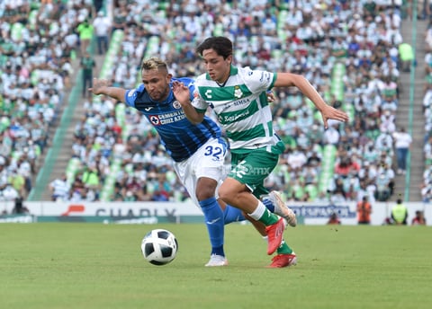 Con gol de Diego Valdés, Santos Laguna rescata el empate ante Cruz Azul