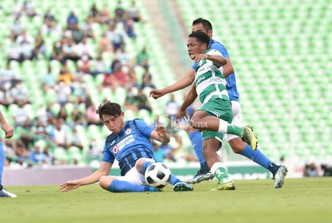 Con gol de Diego Valdés, Santos Laguna rescata el empate ante Cruz Azul