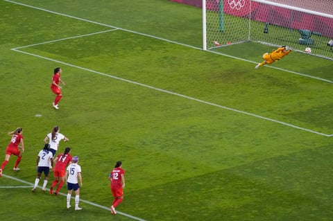 Un penalti de Jessie Fleming a los 75 minutos desniveló el encuentro