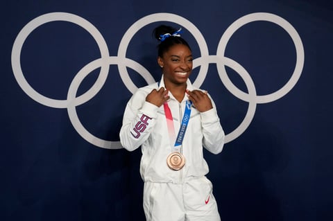 La gimnasta estadounidense se colgó la medalla de bronce 