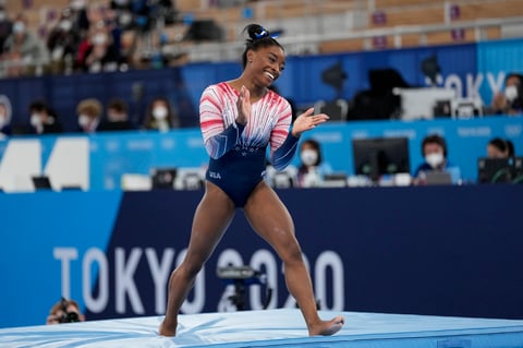 La gimnasta estadounidense se colgó la medalla de bronce 