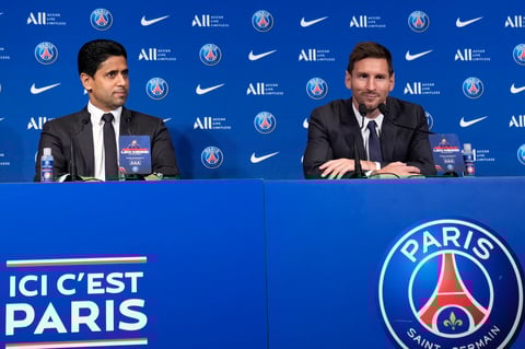 PSG informó en una declaración que el astro argentino de 34 años firmó un contrato de dos campañas