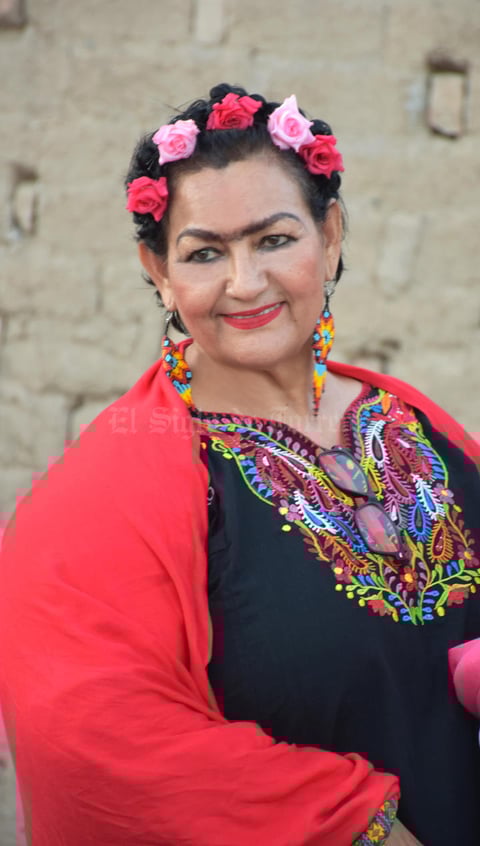 15082021 MVZ. Martha Lourdes Robles Arellano al estilo Frida Kalho en su fiesta de cumpleaños.