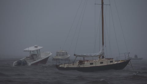 Tormenta 'Henri' toca tierra en Rhode Island, EUA; afecta Nueva York y noreste del país