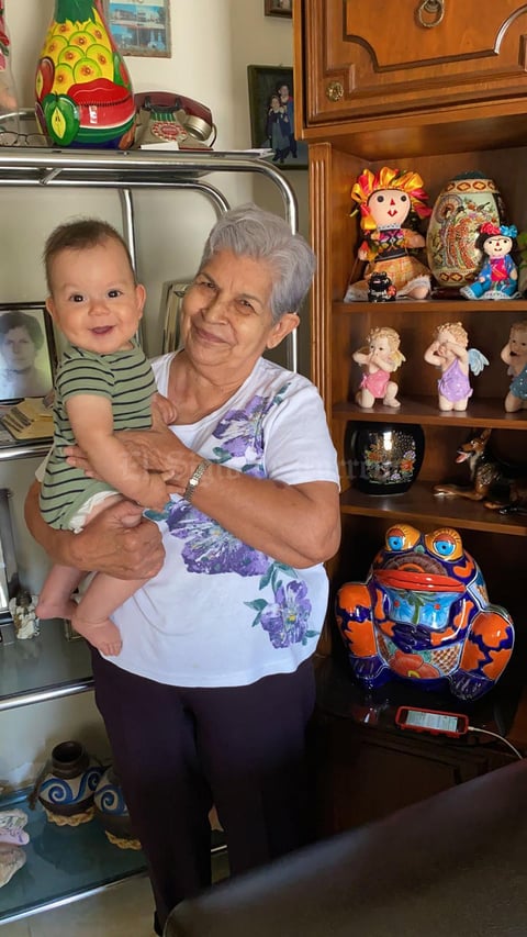 23082021 Guillermina Rodríguez con su bisnieto Nikolat.