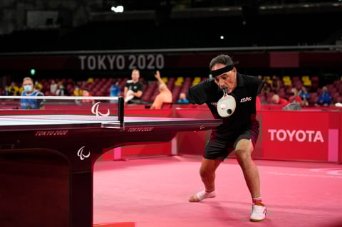 Hamadtou (Dumyat, Egipto; 1973) afronta en Tokio su segunda participación en unos Juegos Paralímpicos tras su concurso en Río de Janeiro. Allí, en la ciudad carioca, sorprendió al mundo con su manera de jugar.