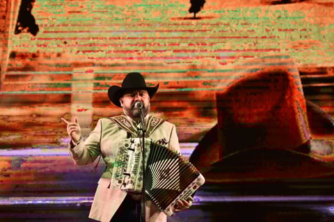 Se presentaron la noche del viernes en el recinto Coliseo Centenario 