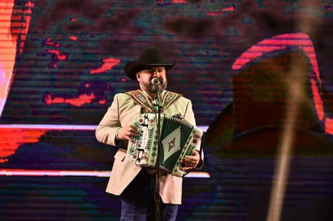 Se presentaron la noche del viernes en el recinto Coliseo Centenario 
