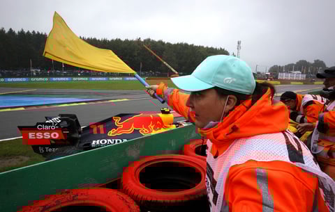 'Checo' Pérez se accidenta antes del Gran Premio de Bélgica y queda fuera de la competencia