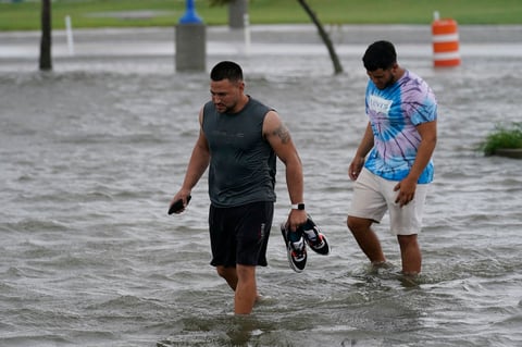 Huracán 'Ida' impacta en Luisiana como categoría 4 y con vientos de 240 km/h