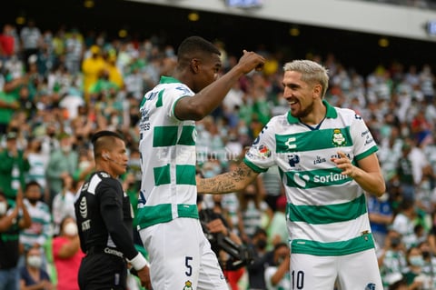 El jugador neerlandés debuta anotando el gol del triunfo para los Guerreros 