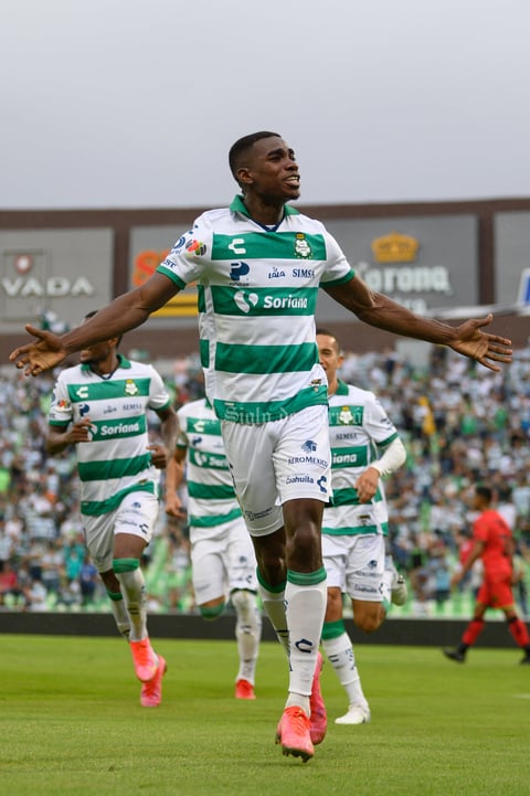 El jugador neerlandés debuta anotando el gol del triunfo para los Guerreros 