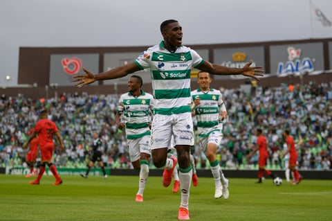 El jugador neerlandés debuta anotando el gol del triunfo para los Guerreros 