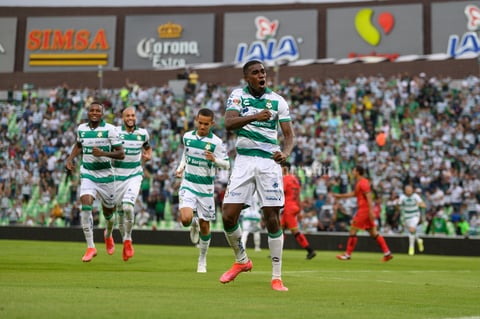 El jugador neerlandés debuta anotando el gol del triunfo para los Guerreros 
