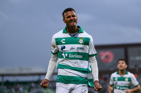 El jugador neerlandés debuta anotando el gol del triunfo para los Guerreros 