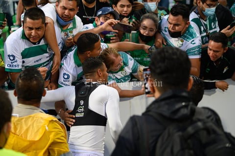 El jugador neerlandés debuta anotando el gol del triunfo para los Guerreros 