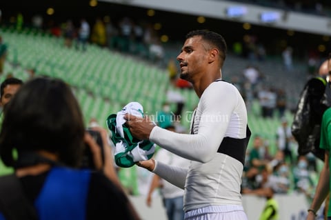 El jugador neerlandés debuta anotando el gol del triunfo para los Guerreros 