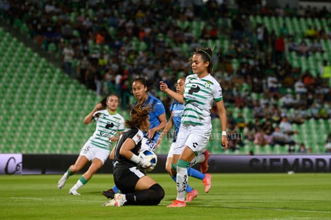 Guerreras del Santos Laguna golean 4-0 al Cruz Azul en el Estadio Corona