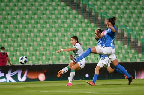 Guerreras del Santos Laguna golean 4-0 al Cruz Azul en el Estadio Corona