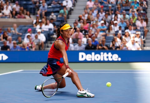 Emma Raducanu da la sorpresa en el Abierto de EUA al vencer a Belinda Bencic