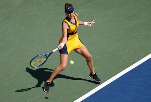 Emma Raducanu da la sorpresa en el Abierto de EUA al vencer a Belinda Bencic