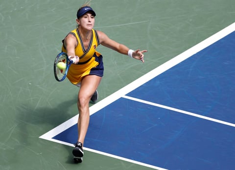 Emma Raducanu da la sorpresa en el Abierto de EUA al vencer a Belinda Bencic