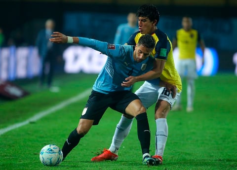 Uruguay consigue agónica victoria sobre Ecuador con gol de Gastón Pereiro