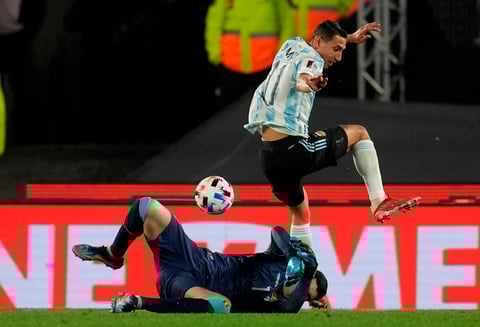 Con triplete de Messi, Argentina venció a Bolivia en las eliminatorias mundialistas