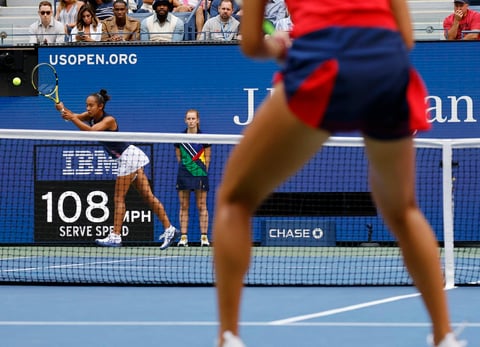Emma Raducanu vence a Leylah Fernández y conquista su primer título del Abierto de Estados Unidos