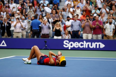 Emma Raducanu vence a Leylah Fernández y conquista su primer título del Abierto de Estados Unidos