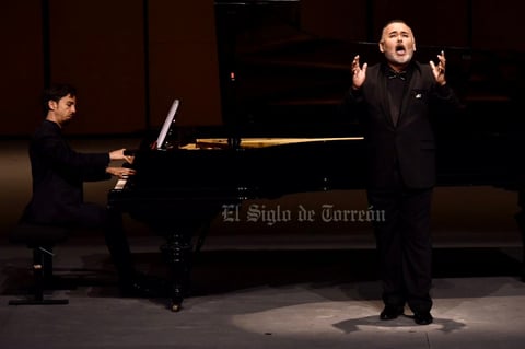 Javier Camarena entrega su voz al centenario de El Siglo de Torreón