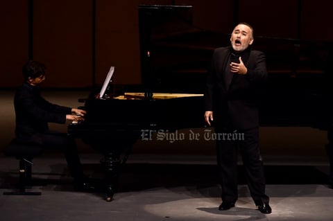 Javier Camarena entrega su voz al centenario de El Siglo de Torreón