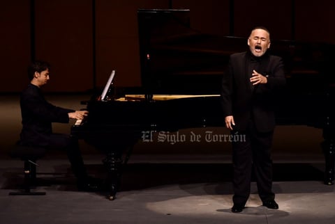 Javier Camarena entrega su voz al centenario de El Siglo de Torreón